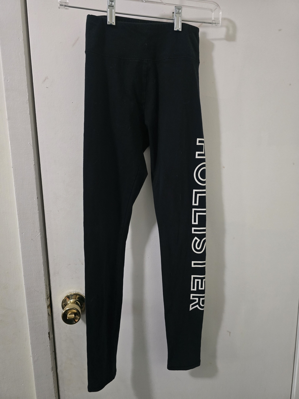 ✨ Hollister Co. High-Rise Graphic Logo Leggings ✨